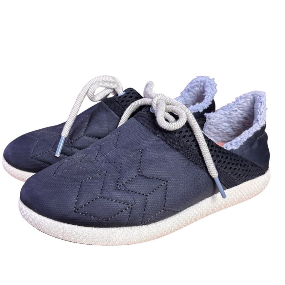 OluKai Mahiki Slipper Sneaker in Black – Women’s US 9